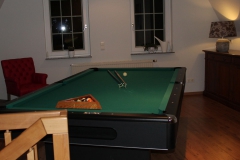 der-billardtisch-auf-der-gallerie